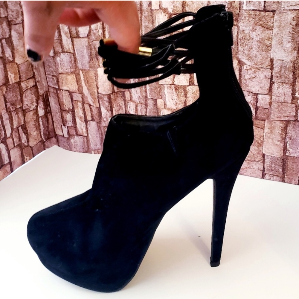 NWOT JustFab 5 1/2 heels
